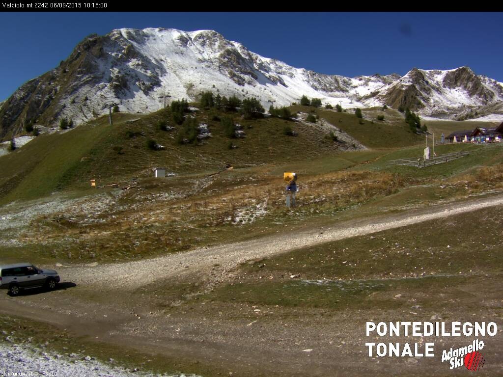 150002-webcam-prima-neve-6-settembre-2015-valbiolo.jpg