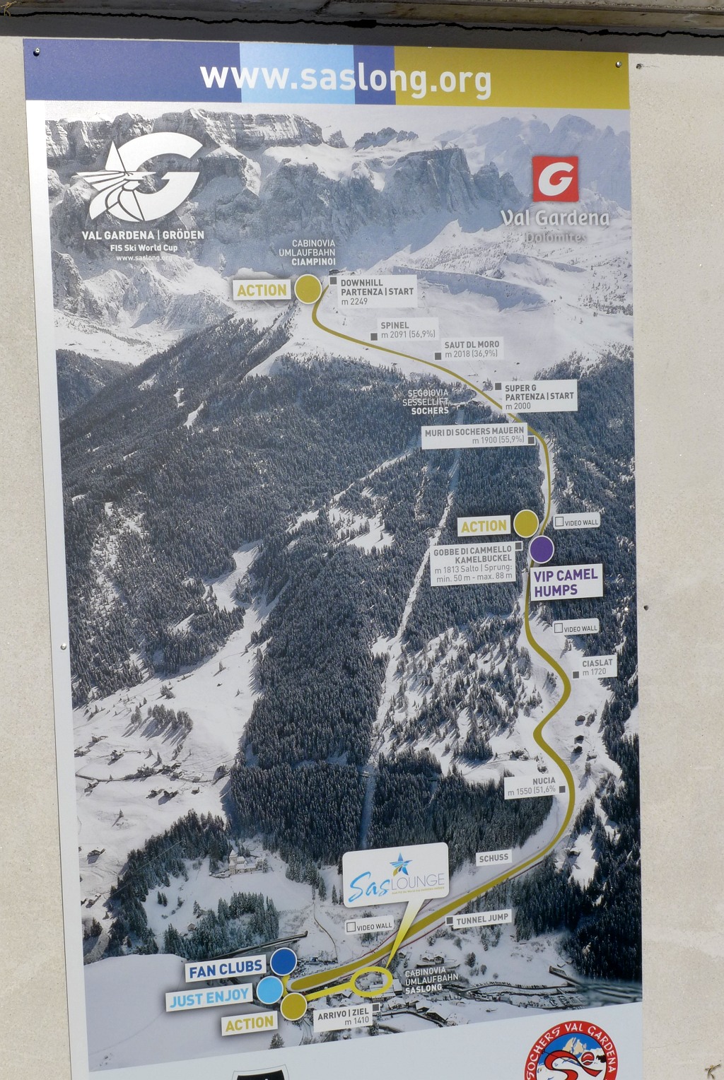 Pista Saslong, nera sede della discesa libera di Coppa del Mondo di sci  alpini - Dolomiti