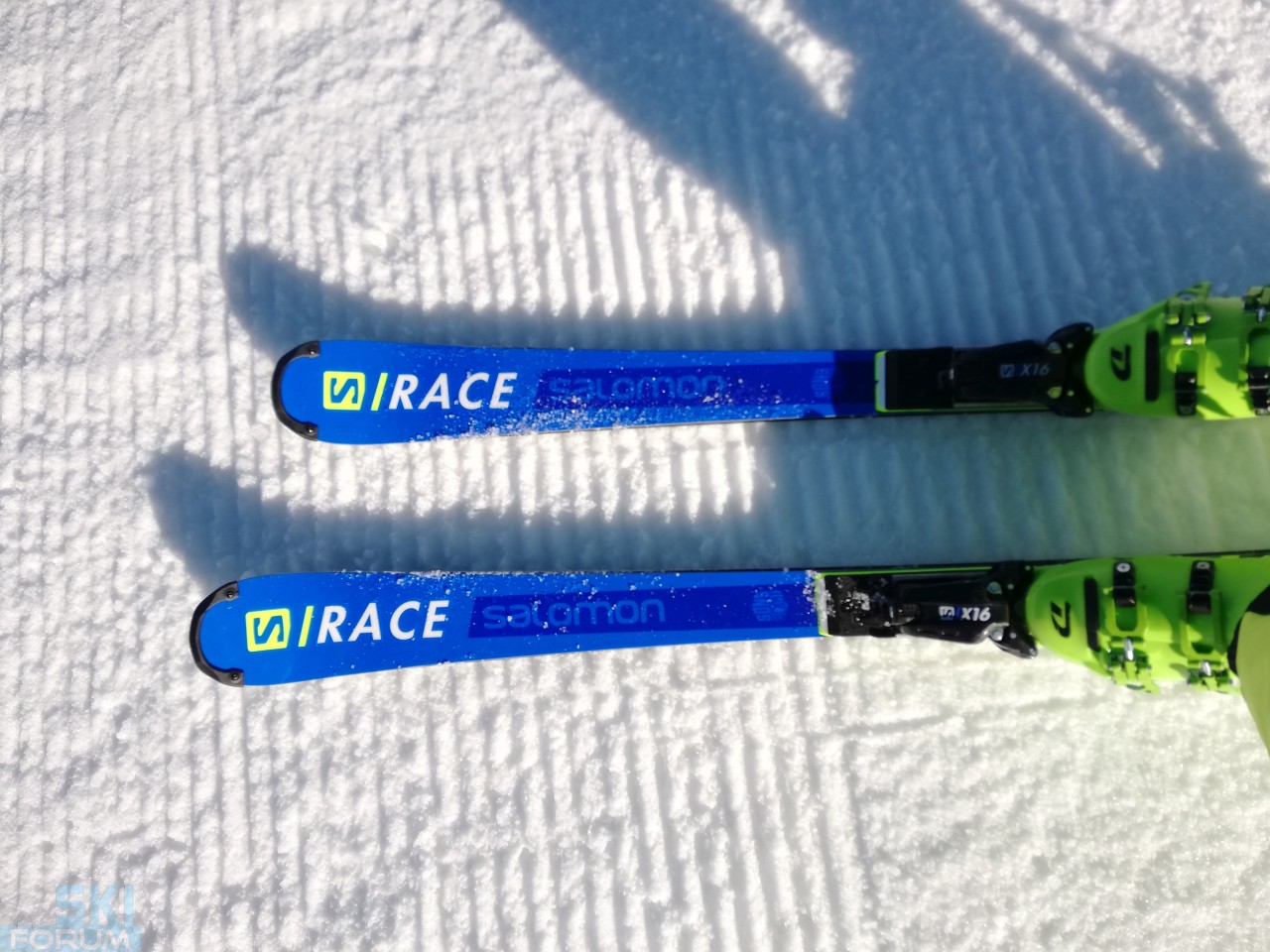 Salomon S/Race Pro: per sciate in pista ad alto livello